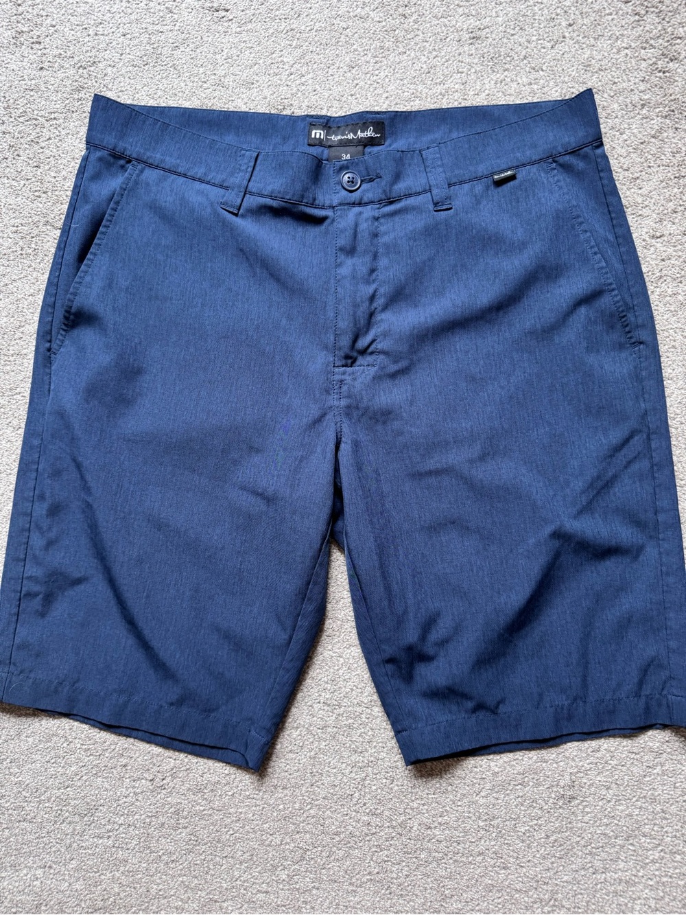 Mens Travis Mathew Lifestyle 10” Lightweight Golf Shorts Size 34 Navy Blue